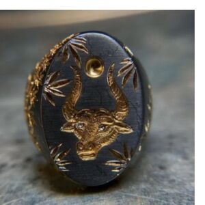 NEW ! Boho Vintage style maple leaf Black and Gold Bull Ring
